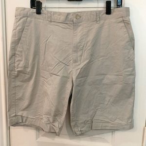 Calvin Klein Men's 36 Waist Flat Front Shorts Light Gray